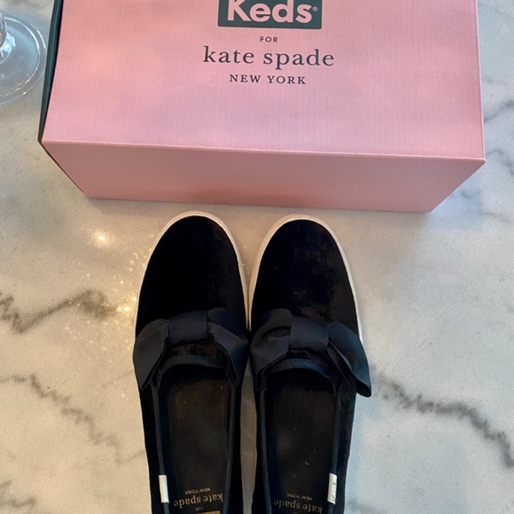 Keds x Kate Spade Triple Decker Velvet Bow Sneaker - Picture 3 of 3